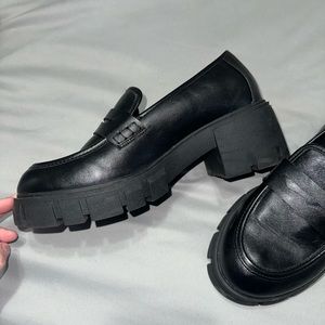 Chunky Loafers-Black
